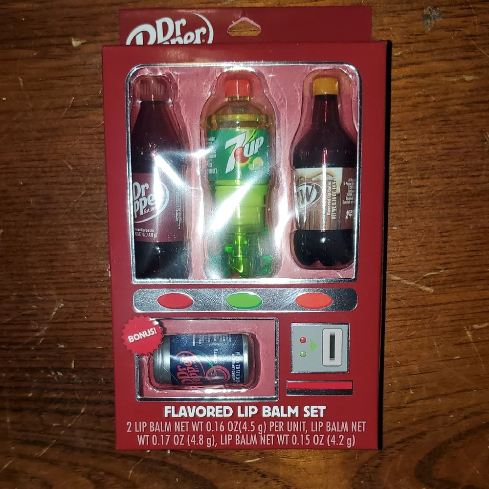 New Flavored Lip Balm Set with Dr Pepper, 7UP, A&W Novelty Vending Machine Box